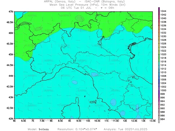 thumb_bolam_zoom_2025070100_06_mslp%shd+cnt_wind10%barb.webp