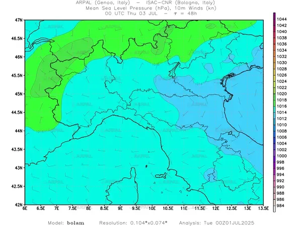 thumb_bolam_zoom_2025070100_48_mslp%shd+cnt_wind10%barb.webp