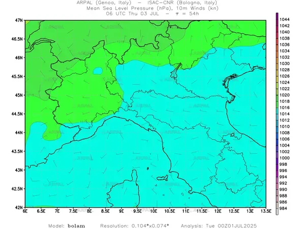 thumb_bolam_zoom_2025070100_54_mslp%shd+cnt_wind10%barb.webp