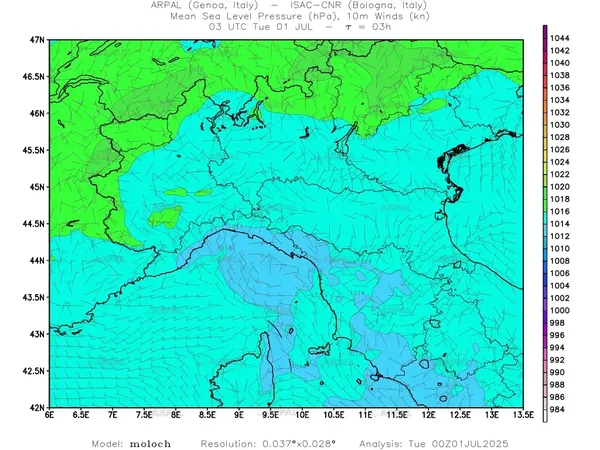 thumb_moloch_zoom_2025070100_03_mslp%shd+cnt_wind10%barb.webp