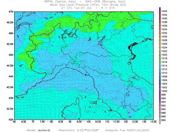 thumb_moloch_zoom_2025070100_21_mslp%shd+cnt_wind10%barb.webp