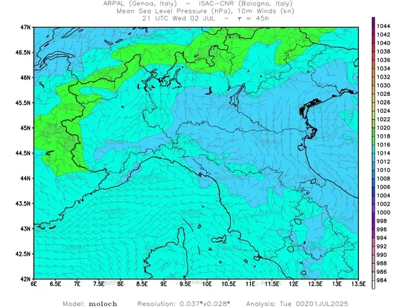 thumb_moloch_zoom_2025070100_45_mslp%shd+cnt_wind10%barb.webp