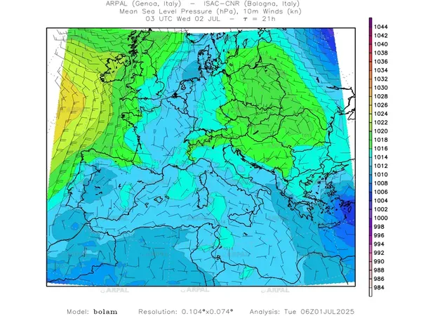 thumb_bolam_all_2025070106_21_mslp%shd+cnt_wind10%barb2.webp