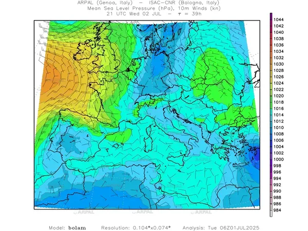 thumb_bolam_all_2025070106_39_mslp%shd+cnt_wind10%barb2.webp