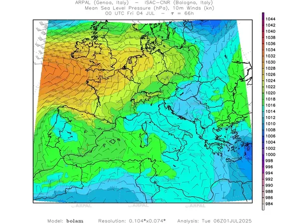 thumb_bolam_all_2025070106_66_mslp%shd+cnt_wind10%barb2.webp
