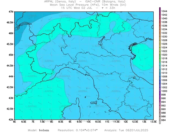 thumb_bolam_zoom_2025070106_33_mslp%shd+cnt_wind10%barb.webp