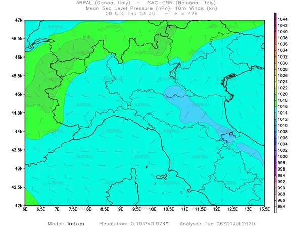 thumb_bolam_zoom_2025070106_42_mslp%shd+cnt_wind10%barb.webp