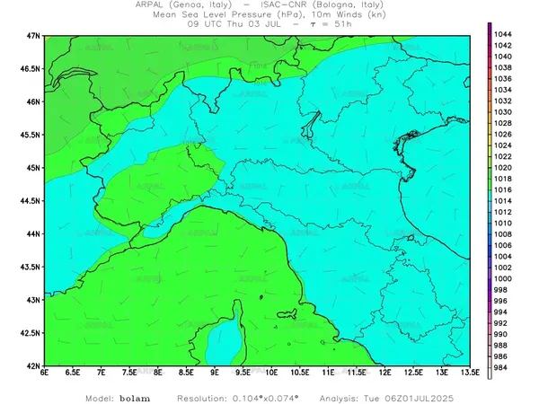 thumb_bolam_zoom_2025070106_51_mslp%shd+cnt_wind10%barb.webp