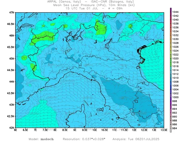 thumb_moloch_zoom_2025070106_09_mslp%shd+cnt_wind10%barb.webp