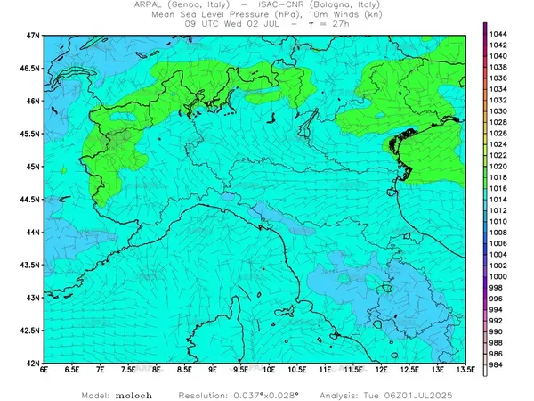 thumb_moloch_zoom_2025070106_27_mslp%shd+cnt_wind10%barb.webp