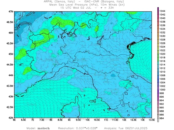 thumb_moloch_zoom_2025070106_33_mslp%shd+cnt_wind10%barb.webp