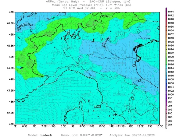 thumb_moloch_zoom_2025070106_39_mslp%shd+cnt_wind10%barb.webp
