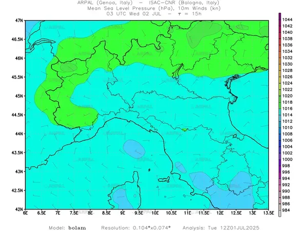 thumb_bolam_zoom_2025070112_15_mslp%shd+cnt_wind10%barb.webp