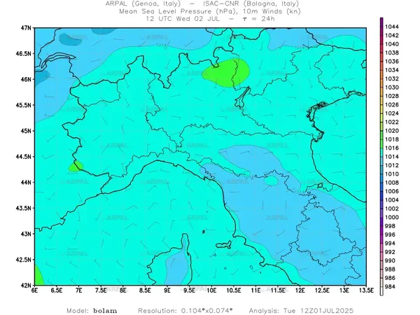 thumb_bolam_zoom_2025070112_24_mslp%shd+cnt_wind10%barb.webp