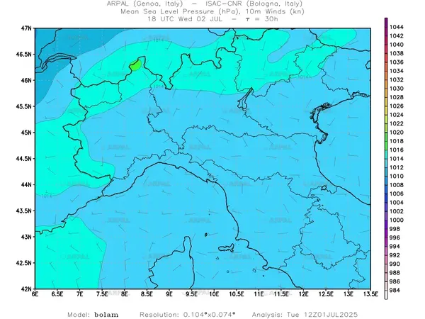 thumb_bolam_zoom_2025070112_30_mslp%shd+cnt_wind10%barb.webp