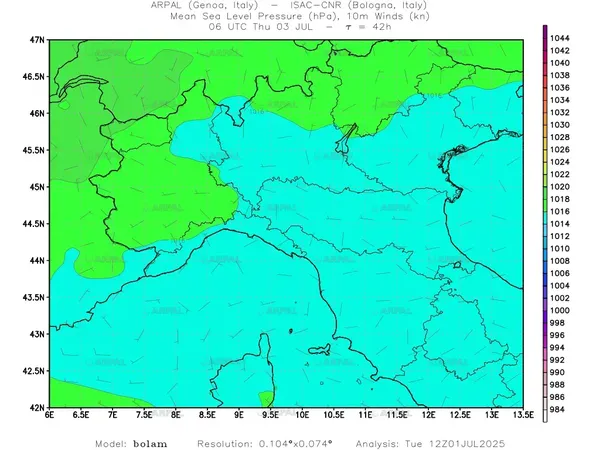 thumb_bolam_zoom_2025070112_42_mslp%shd+cnt_wind10%barb.webp