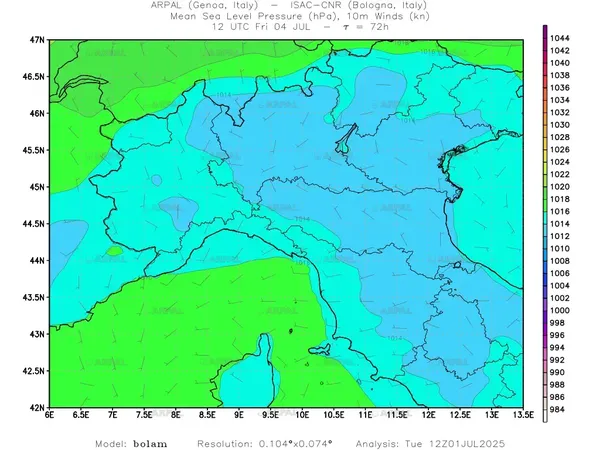 thumb_bolam_zoom_2025070112_72_mslp%shd+cnt_wind10%barb.webp