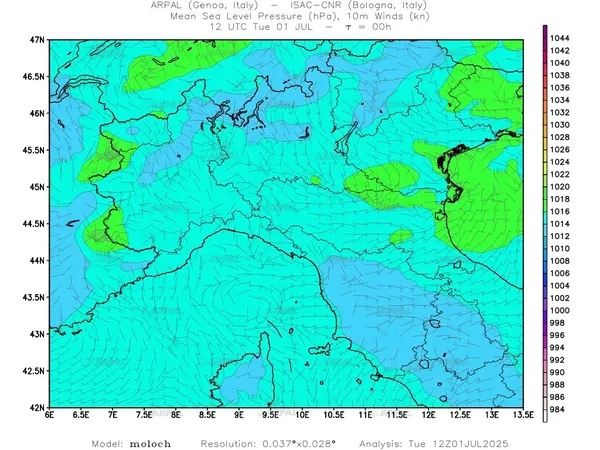 thumb_moloch_zoom_2025070112_00_mslp%shd+cnt_wind10%barb.webp