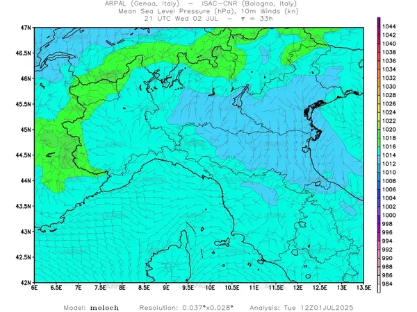 thumb_moloch_zoom_2025070112_33_mslp%shd+cnt_wind10%barb.webp