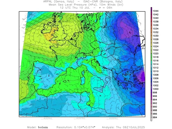thumb_bolam_all_2025071006_06_mslp%shd+cnt_wind10%barb2.webp