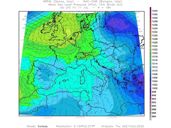 thumb_bolam_all_2025071006_18_mslp%shd+cnt_wind10%barb2.webp