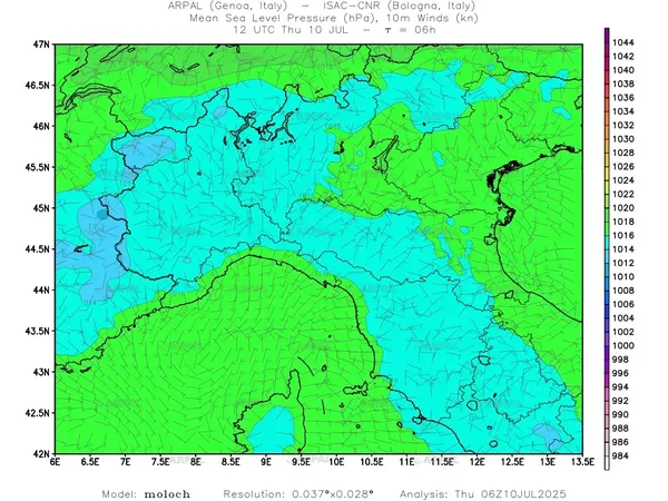 thumb_moloch_zoom_2025071006_06_mslp%shd+cnt_wind10%barb.webp
