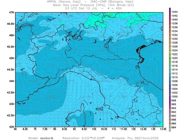 thumb_moloch_zoom_2025071006_45_mslp%shd+cnt_wind10%barb.webp