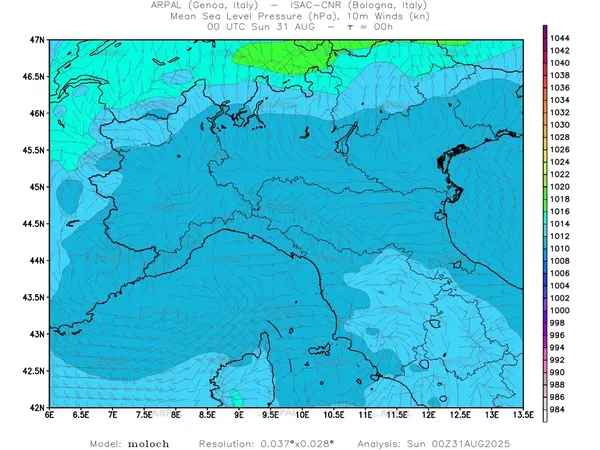 thumb_moloch_zoom_2025083100_00_mslp%shd+cnt_wind10%barb.webp