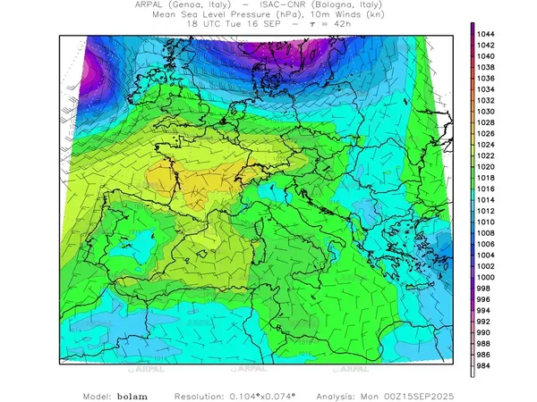 thumb_bolam_all_2025091500_42_mslp%shd+cnt_wind10%barb2.webp