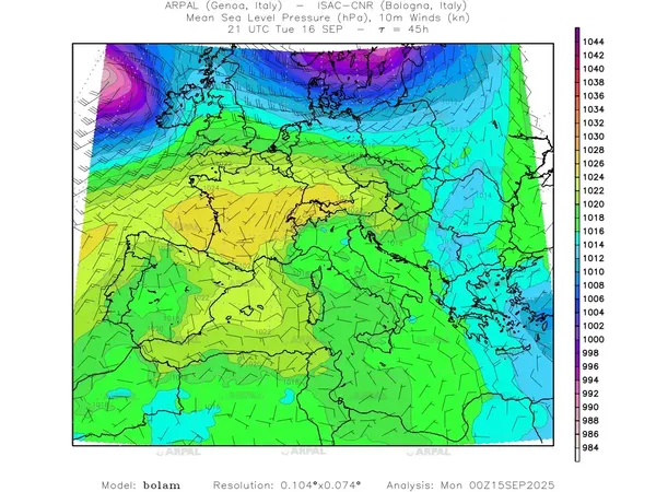 thumb_bolam_all_2025091500_45_mslp%shd+cnt_wind10%barb2.webp