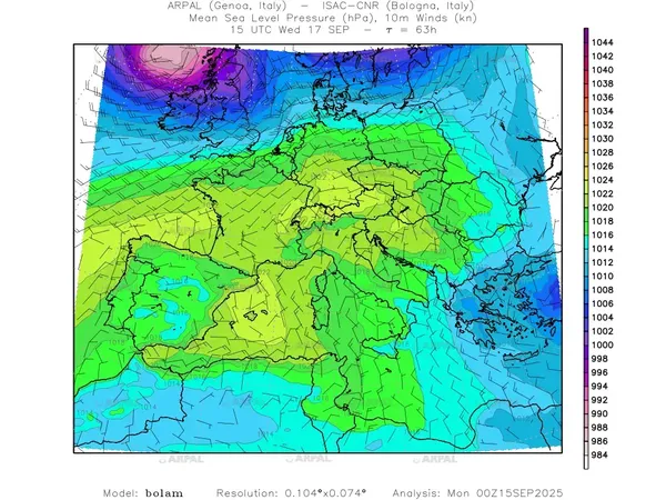 thumb_bolam_all_2025091500_63_mslp%shd+cnt_wind10%barb2.webp