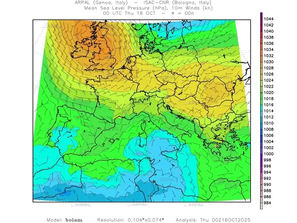 thumb_bolam_all_2025101600_00_mslp%shd+cnt_wind10%barb2.webp