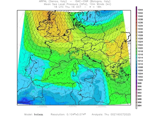 thumb_bolam_all_2025101600_18_mslp%shd+cnt_wind10%barb2.webp