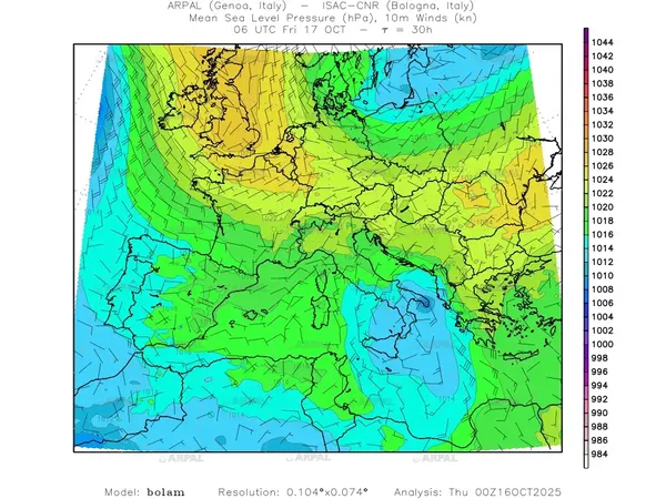 thumb_bolam_all_2025101600_30_mslp%shd+cnt_wind10%barb2.webp