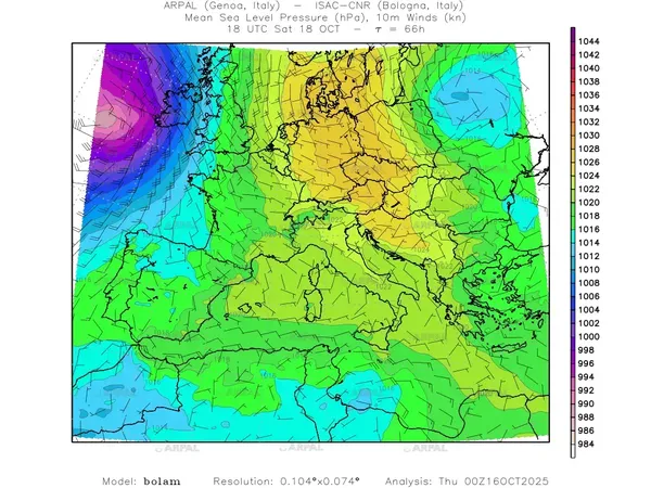 thumb_bolam_all_2025101600_66_mslp%shd+cnt_wind10%barb2.webp