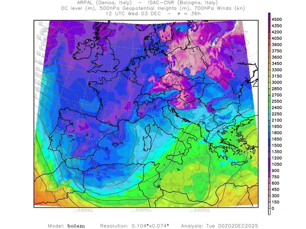 thumb_bolam_all_2025120200_36_zeroT%shd_gh@500%cntb_wind@700%barb.webp