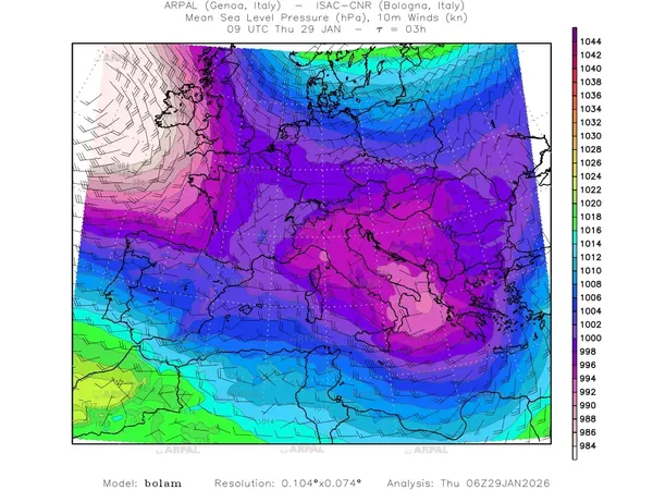 thumb_bolam_all_2026012906_03_mslp%shd+cnt_wind10%barb2.webp