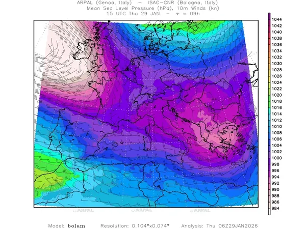 thumb_bolam_all_2026012906_09_mslp%shd+cnt_wind10%barb2.webp