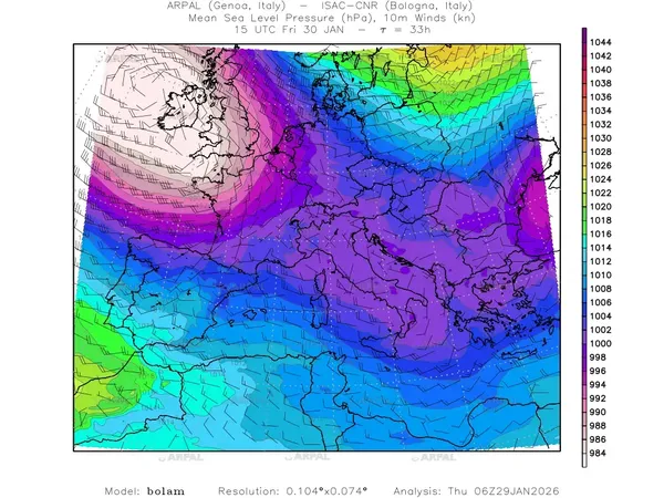 thumb_bolam_all_2026012906_33_mslp%shd+cnt_wind10%barb2.webp