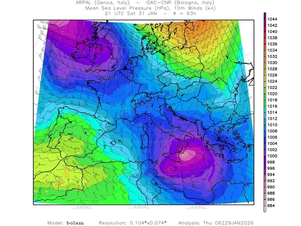 thumb_bolam_all_2026012906_63_mslp%shd+cnt_wind10%barb2.webp