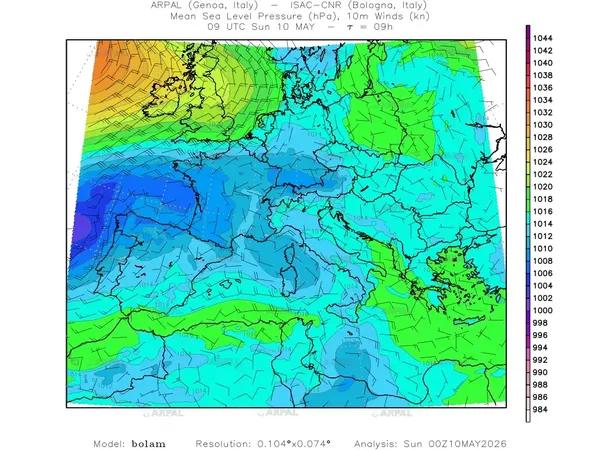 thumb_bolam_all_2026051000_09_mslp%shd+cnt_wind10%barb2.webp