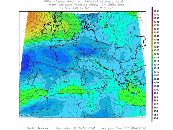 thumb_bolam_all_2026051000_12_mslp%shd+cnt_wind10%barb2.webp