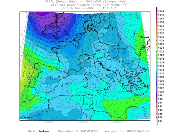 thumb_bolam_all_2026053106_42_mslp%shd+cnt_wind10%barb2.webp
