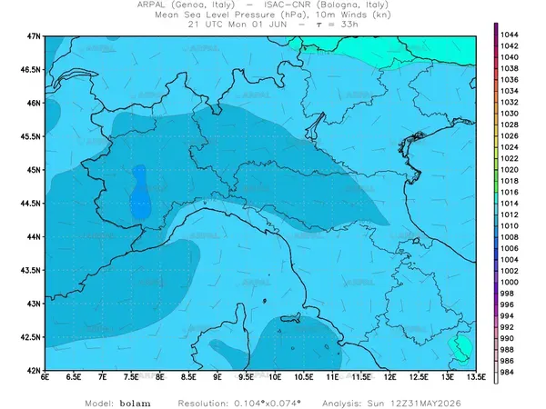 thumb_bolam_zoom_2026053112_33_mslp%shd+cnt_wind10%barb.webp