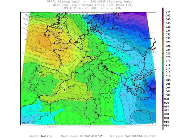 thumb_bolam_all_2026070400_33_mslp%shd+cnt_wind10%barb2.webp