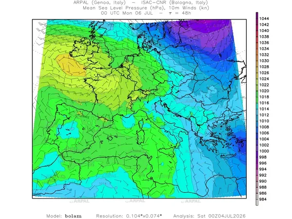 thumb_bolam_all_2026070400_48_mslp%shd+cnt_wind10%barb2.webp