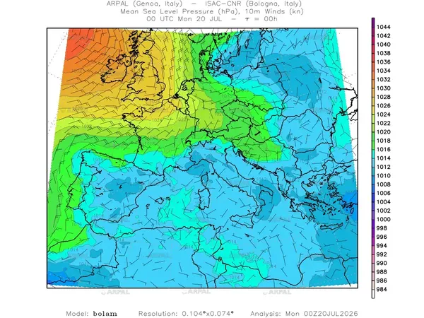 thumb_bolam_all_2026072000_00_mslp%shd+cnt_wind10%barb2.webp