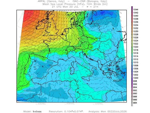 thumb_bolam_all_2026072000_21_mslp%shd+cnt_wind10%barb2.webp