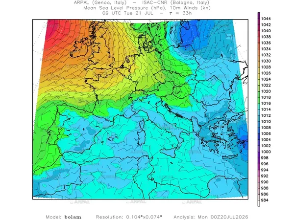 thumb_bolam_all_2026072000_33_mslp%shd+cnt_wind10%barb2.webp