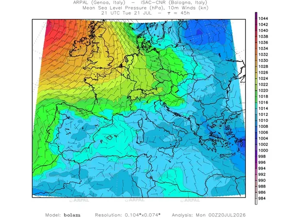 thumb_bolam_all_2026072000_45_mslp%shd+cnt_wind10%barb2.webp